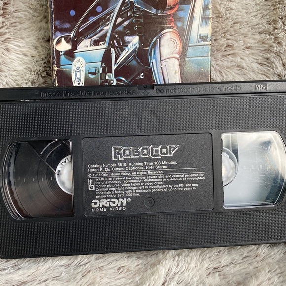 Vintage VHS ROBOCOP Robo Cop movie 1987 in original box - Picture 2 of 8